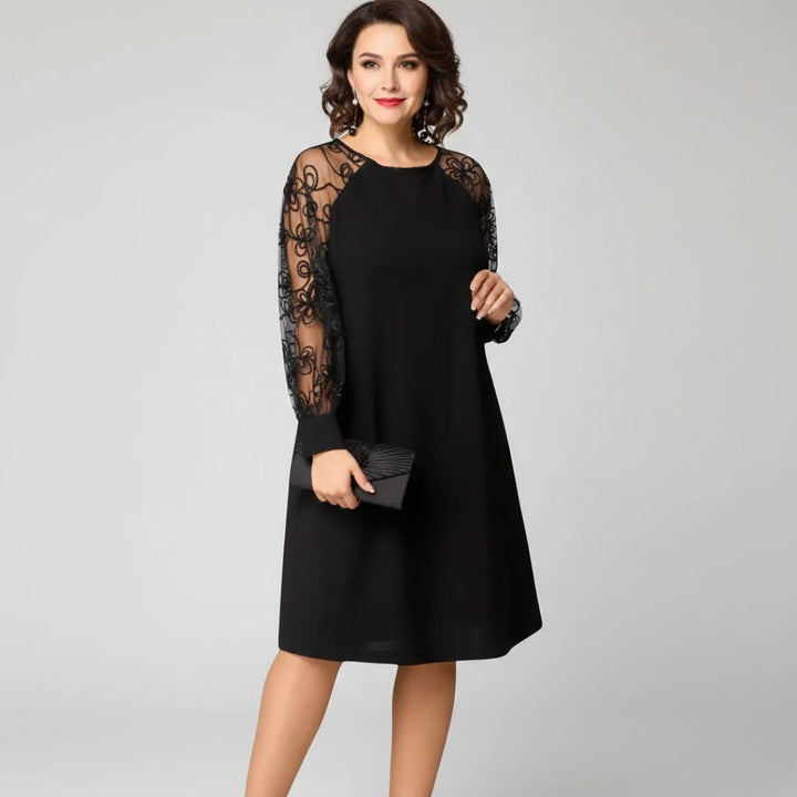 Elegante Abito in Pizzo Nero – Raffinatezza e Silhouette Sublimata